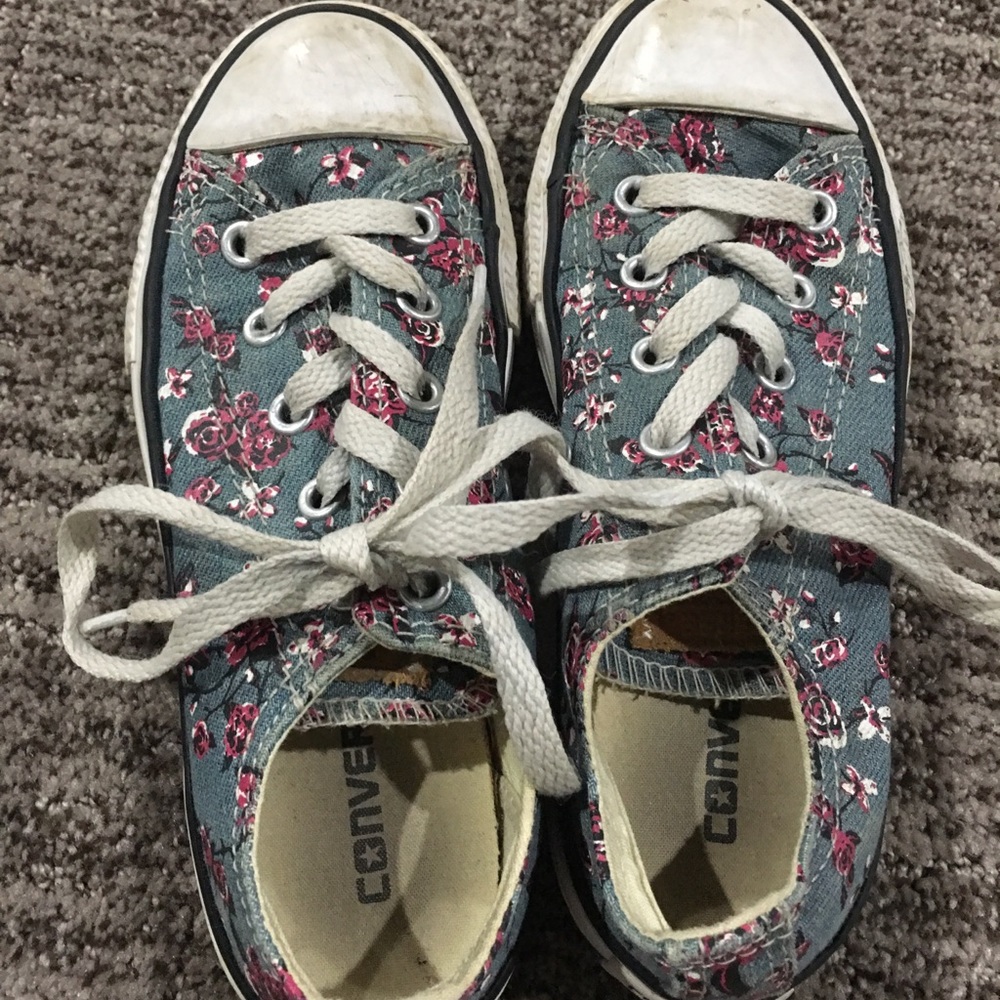Converse shoes size 13